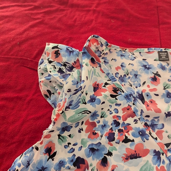 Shein floral blouse - Picture 3 of 4